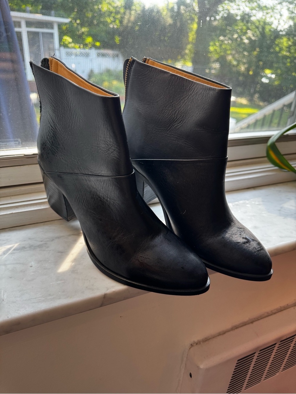 Nisolo Black Leather Ankle Booties with Stacked Heel
